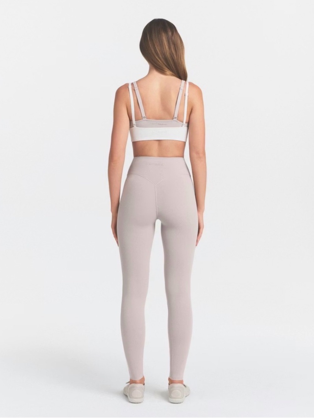NikeSKIMS Studio Stretch 26in. Legging Linen - Picture 3 of 5